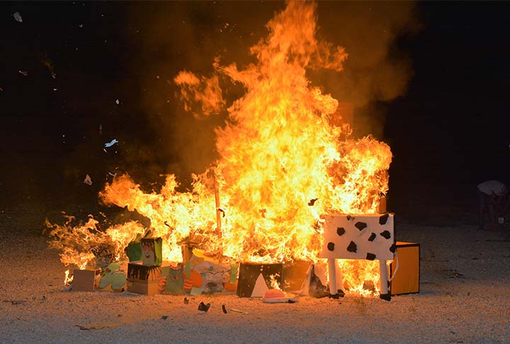 Fiestas Barrio de San Juan - Imagen de hoguera ardiendo