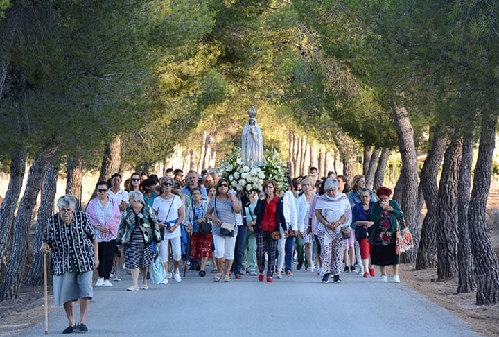 Fiestas Monte Cabezo - Imagen gente en romeria